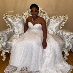 David’s Bridal Lace Wedding Gown